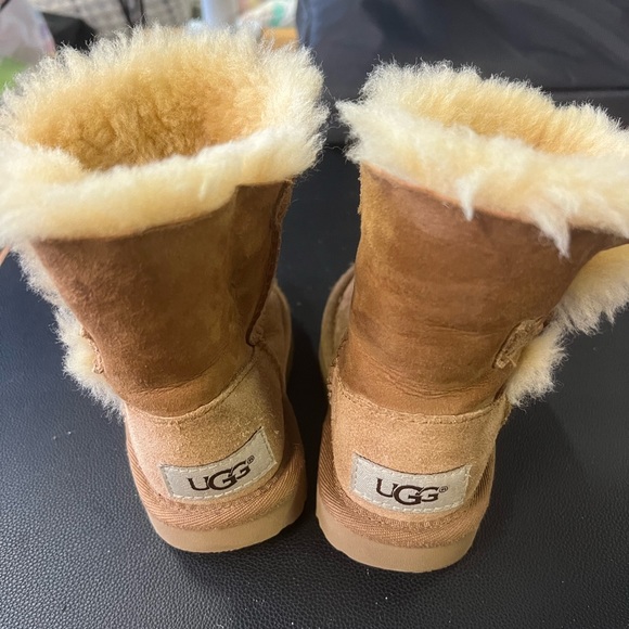Ugg Bailey Button II Water Resistant Genuine Shearling Boot - Picture 3 of 6